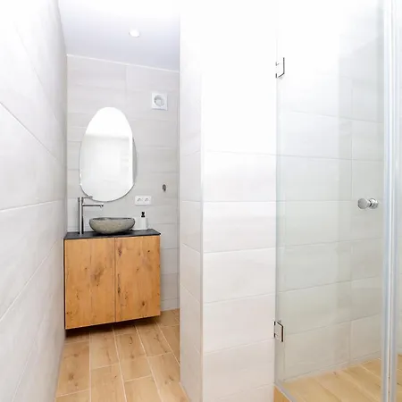 The Spinner Spot I Self Check-in I ᴄᴏʜᴏsᴛ *