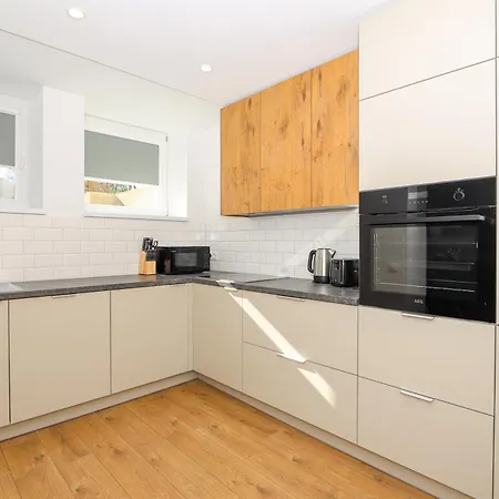 The Spinner Spot I Self Check-in I Cohost Butas Klaipeda