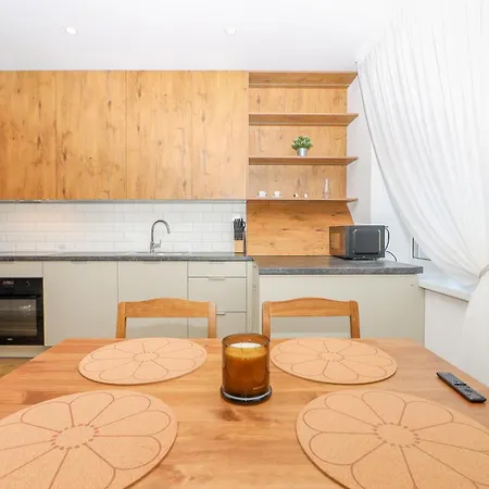 The Spinner Spot I Self Check-in I ᴄᴏʜᴏsᴛ * Klaipeda