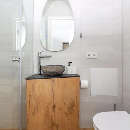 The Spinner Spot I Self Check-in I ᴄᴏʜᴏsᴛ Apartment