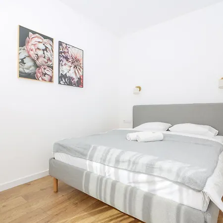 The Spinner Spot I Self Check-in I ᴄᴏʜᴏsᴛ