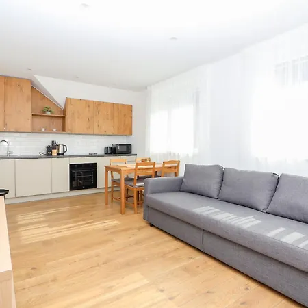 The Spinner Spot I Self Check-in I ᴄᴏʜᴏsᴛ *