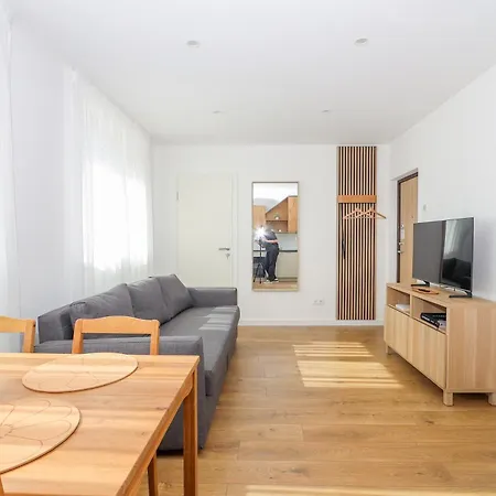 The Spinner Spot I Self Check-in I ᴄᴏʜᴏsᴛ * Klaipeda