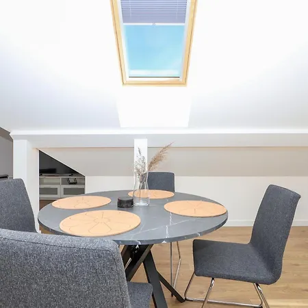 The Spinner Spot I Self Check-in I ᴄᴏʜᴏsᴛ