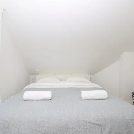 The Spinner Spot I Self Check-in I ᴄᴏʜᴏsᴛ *