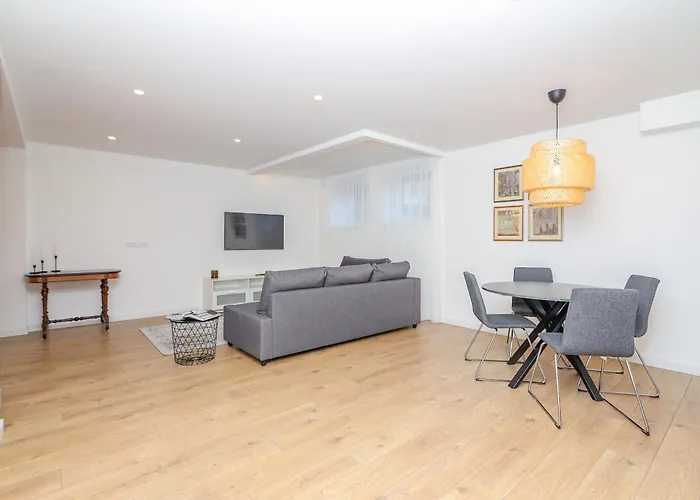 The Spinner Spot I Self Check-In I Cohost