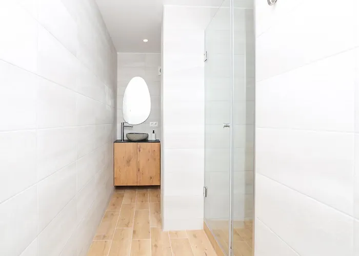 The Spinner Spot I Self Check-in I Cohost Butas *