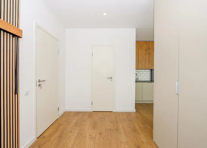 Butas The Spinner Spot I Self Check-in I Cohost *