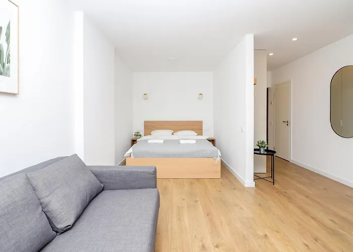 The Spinner Spot I Self Check-In I Cohost Apartament