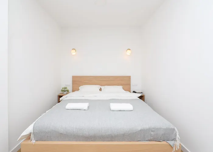 The Spinner Spot I Self Check-In I Cohost