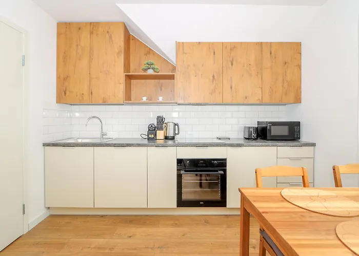 Butas The Spinner Spot I Self Check-in I Cohost