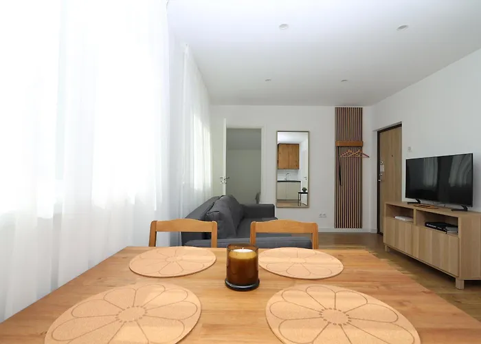 The Spinner Spot I Self Check-in I Cohost Butas