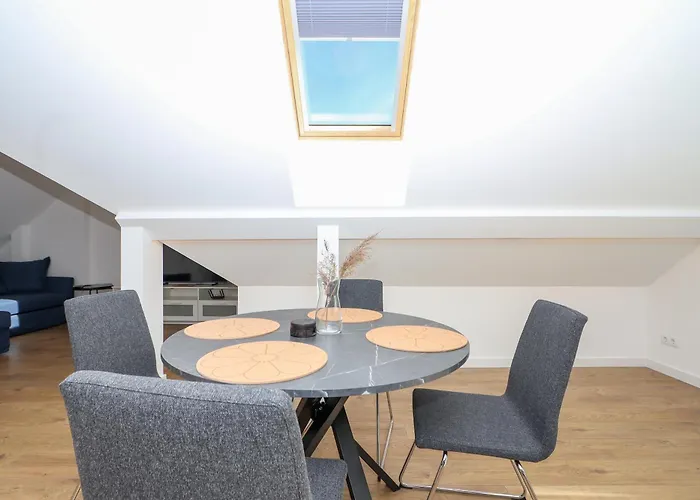 The Spinner Spot I Self Check-In I Cohost